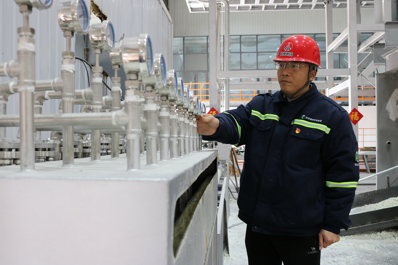 陈新哲：初心如磐担使命 躬身力行抓建设