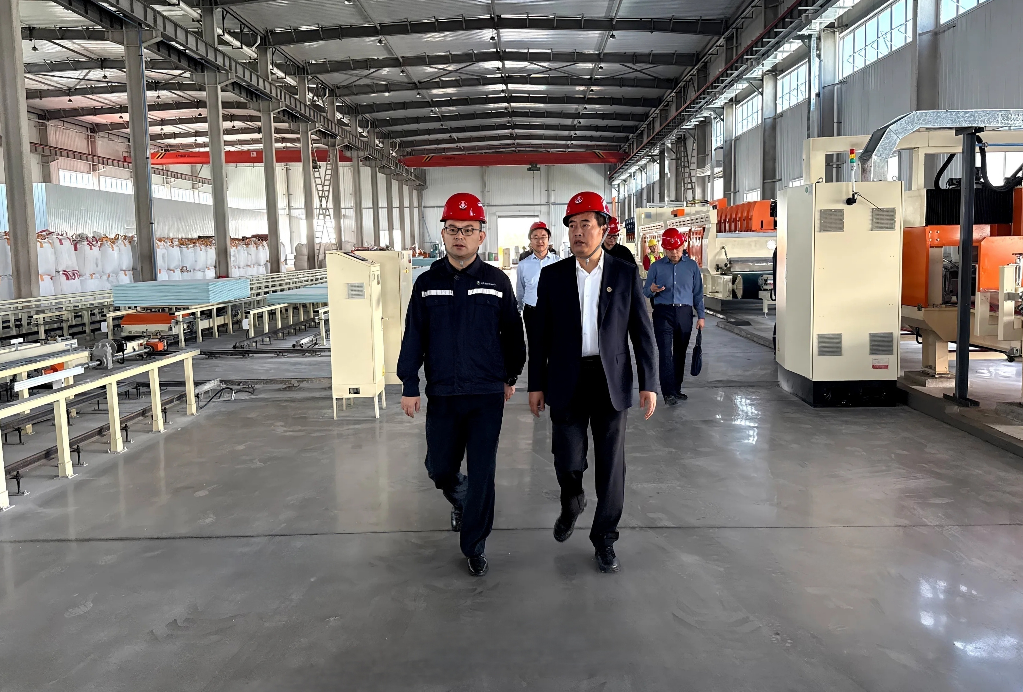 周红到韩城昇隆公司、龙门绿碳公司调研督导工作