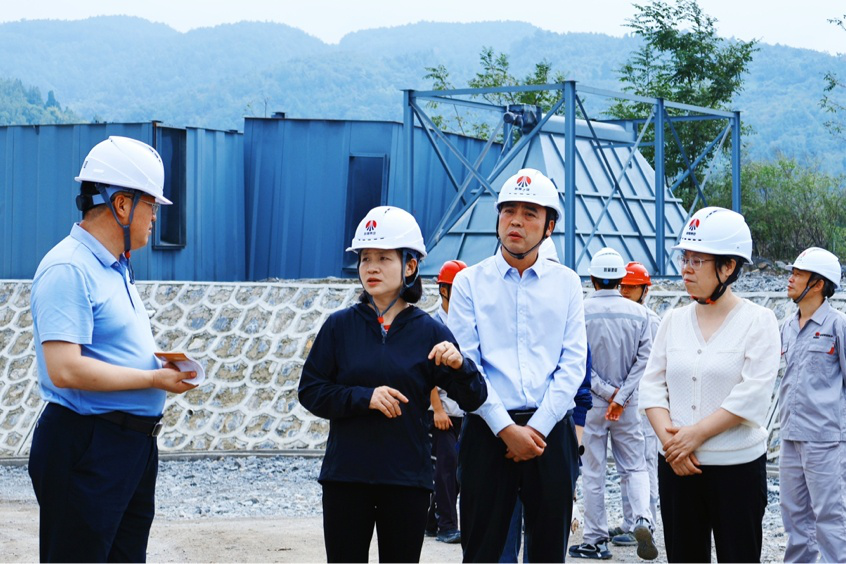 杜永康一行到陕渝建材公司检查督导工作